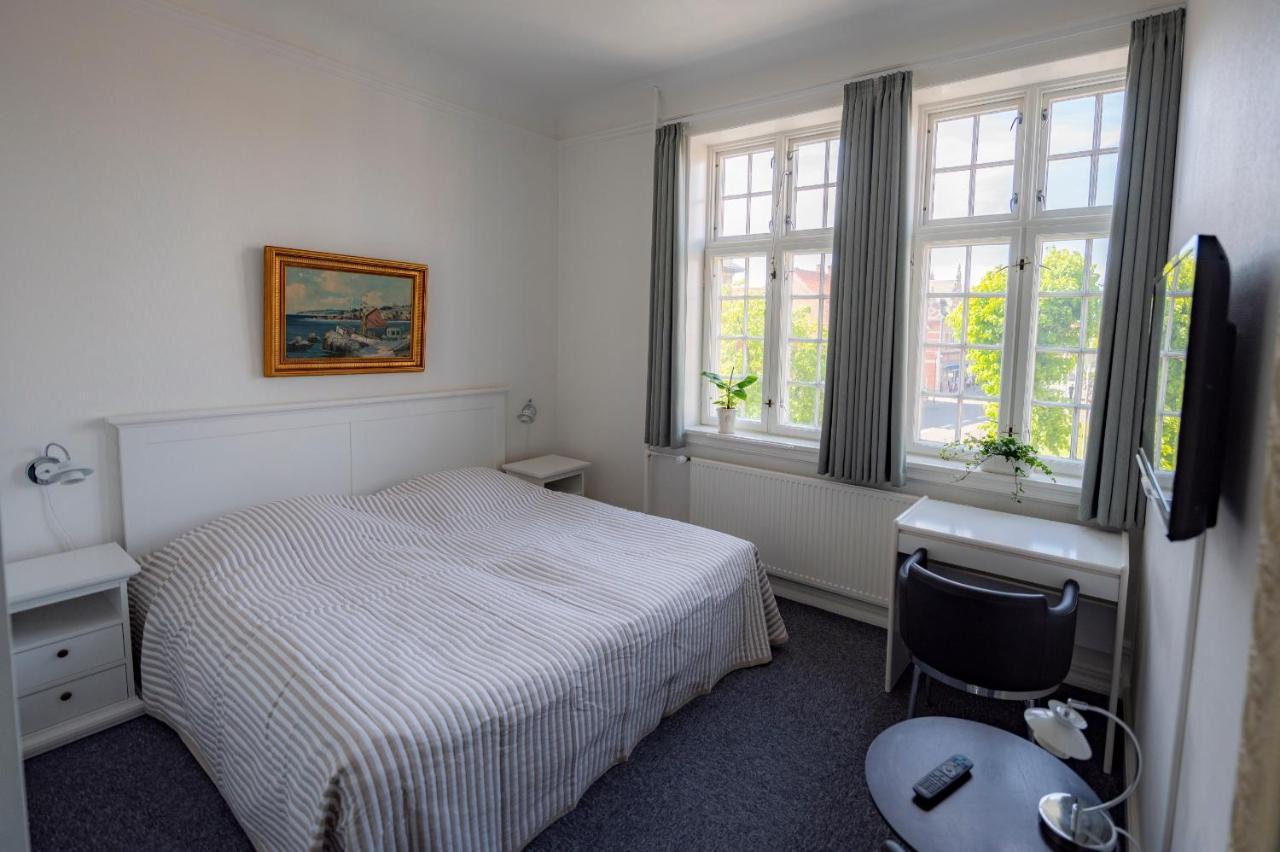 Det Gamle Posthus Hotel Ronne Exterior photo